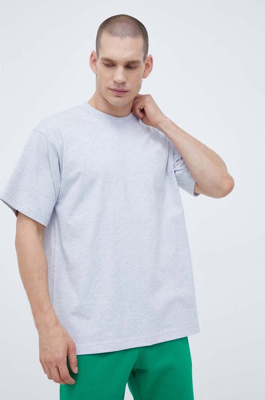 Хлопковая футболка adidas Originals relaxed серый IB9473