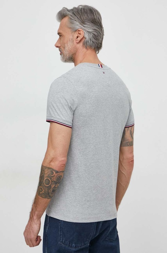 Bavlnené tričko Tommy Hilfiger MW0MW32584 sivá SS25