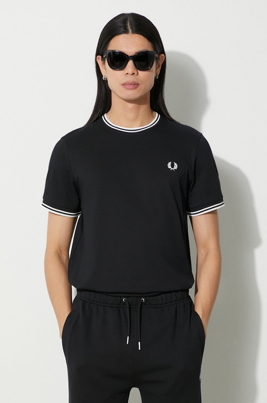 Bavlněné tričko Fred Perry regular černá M1588.102