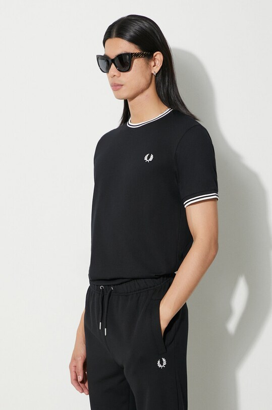Bavlněné tričko Fred Perry černá M1588.102