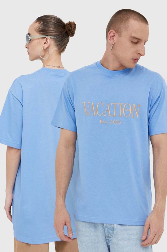 Βαμβακερό μπλουζάκι On Vacation απλικέ μπλε OVC.T86