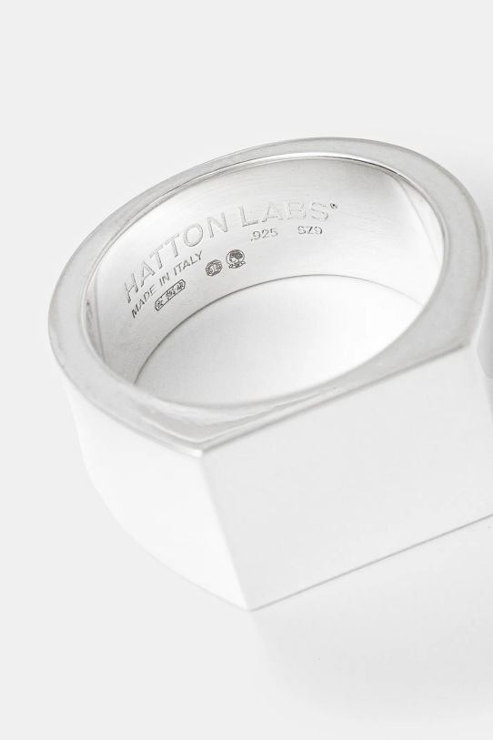 Strieborný prsteň HATTON LABS Signet Ring HL.W24.268.SL strieborná AW24