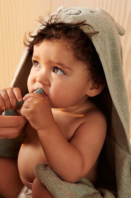 Liewood ręcznik bawełniany niemowlęcy Vilas Bear Baby Hooded Towel zielony LW19630