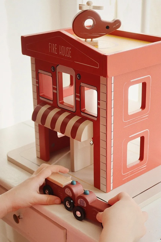 Dřevěná hasičská stanice Konges Sløjd WOODEN FIRE STATION FSC červená KS102144
