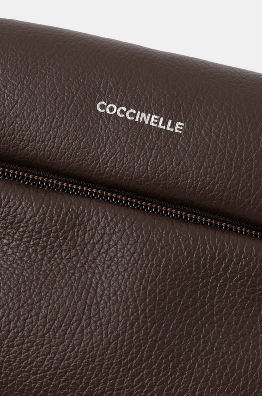 Kožená kosmetická taška Coccinelle MAN SOFT E5.MUK.95.G1.01.S hnědá