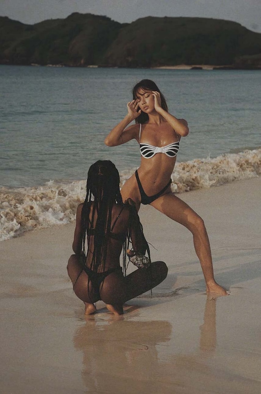 GOD SAVE QUEENS sutien ALLURE TOP negru GSQ.136.210