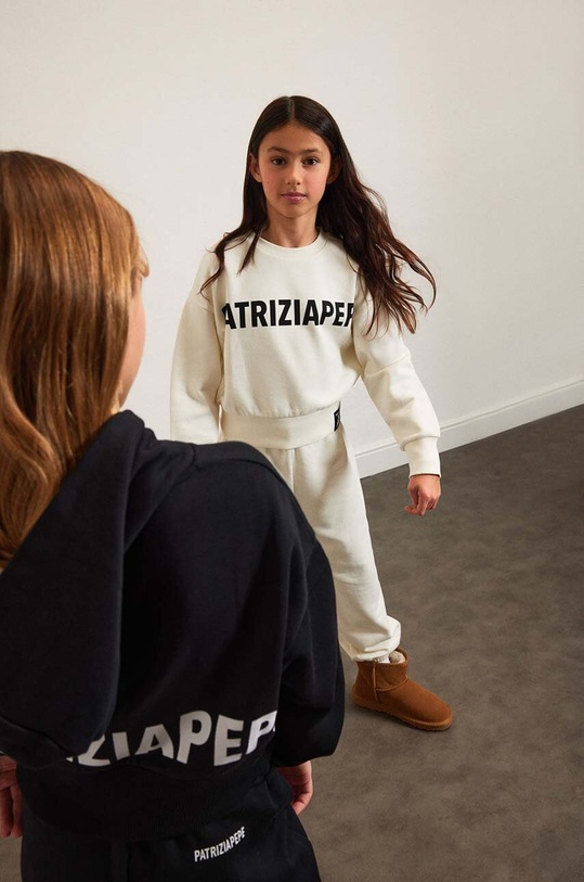 Παιδική βαμβακερή μπλούζα Patrizia Pepe J046 μαύρο 7M0823