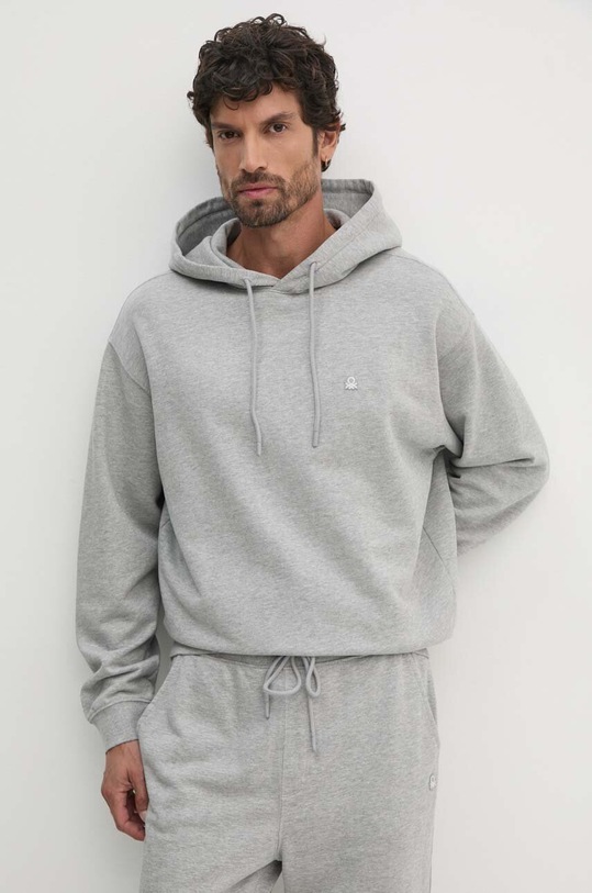 Bavlněná mikina United Colors of Benetton s kapucí šedá 342ZU201K