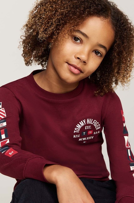 Dečki Otroška bombažna majica z dolgimi rokavi Tommy Hilfiger KB0KB09384.9BYH.128.176 bordo