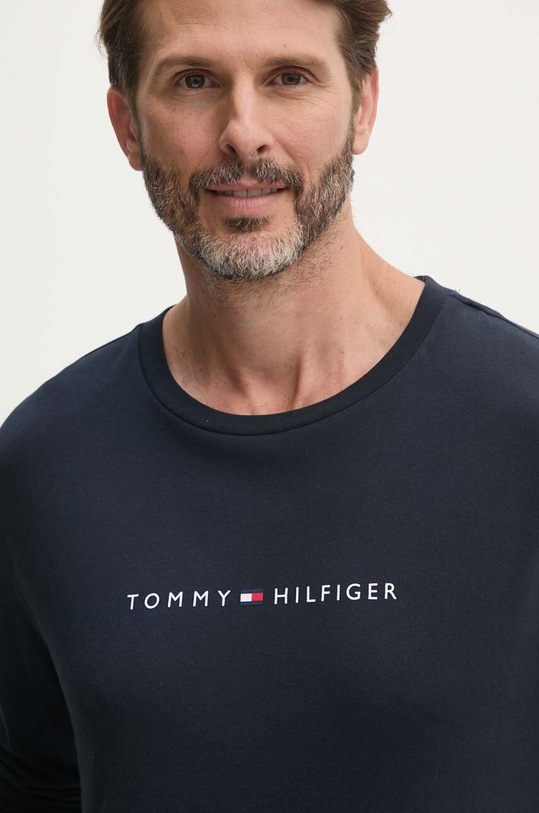 Bavlněné tričko s dlouhým rukávem Tommy Hilfiger námořnická modř UM0UM03345
