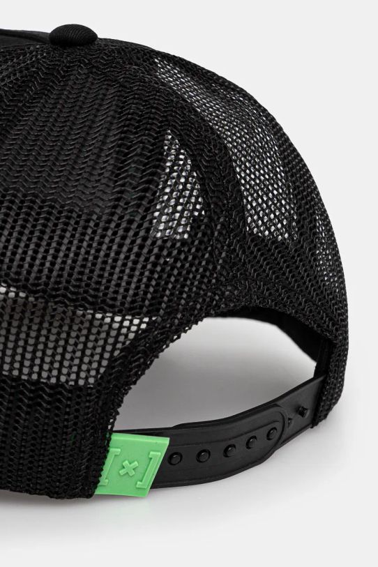 Момче Детска шапка с козирка Capslab One Piece Capslab Trucker CL.OP1.3.ZOR2 черен