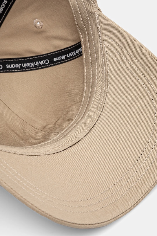 Bavlnená šiltovka Calvin Klein Jeans béžová K60K612317