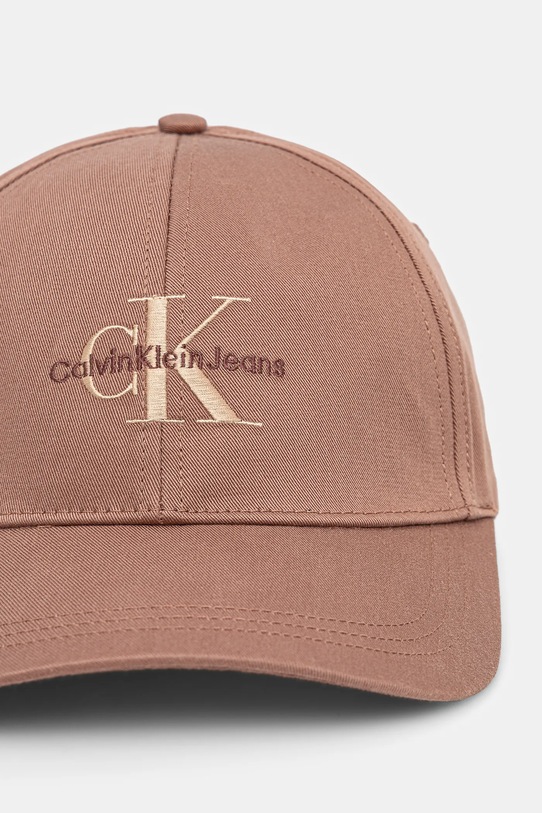 Bavlnená šiltovka Calvin Klein Jeans K60K612317 hnedá AW24