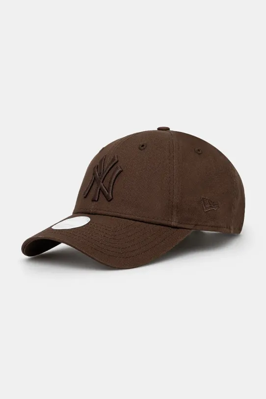 Bavlnená šiltovka New Era ESSENTIAL 9FORTY® NEW YORK YANKEES bavlna hnedá 60471462