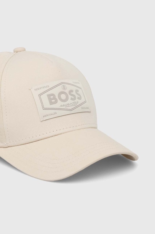 Памучна шапка с козирка BOSS 50518894 бежов AW24