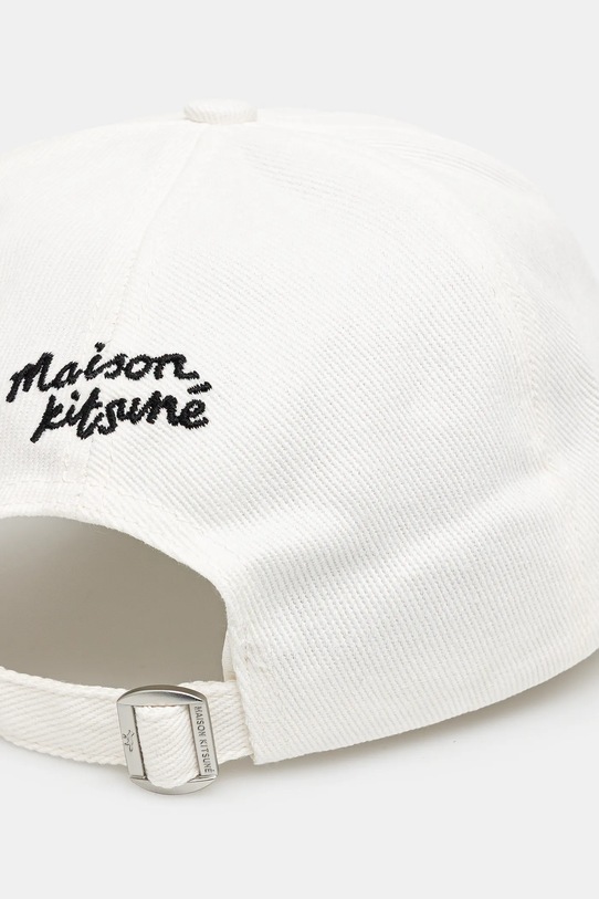 Аксесоари Памучна шапка с козирка Maison Kitsuné Large Fox Head MM06103WW0096 бял
