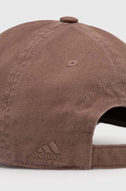 Akcesoria adidas czapka z daszkiem bawełniana SPW DAD CAP IX8015 brązowy
