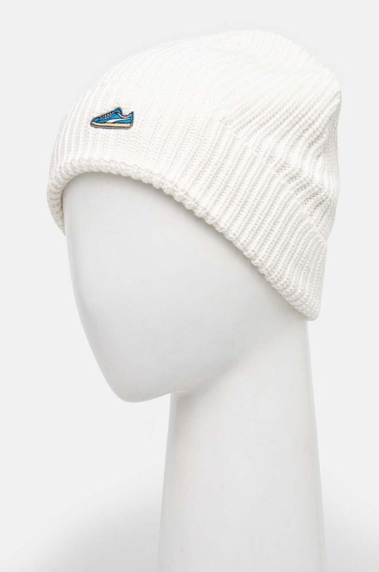 Accesorii Puma caciula din bumbac Classics Graphic Short Beanie 025680 alb