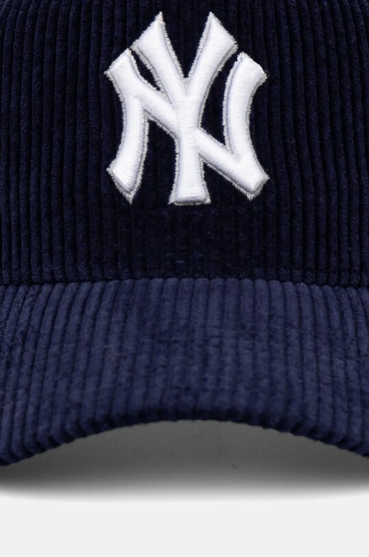 Doplňky Manšestrová kšiltovka New Era CORD TRUCKER NEW YORK YANKEES 60565523 námořnická modř