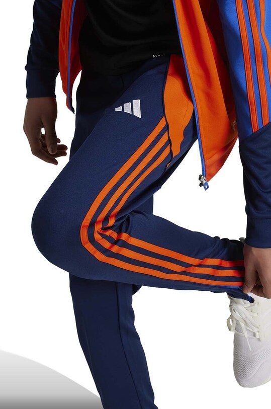 adidas Performance dres dziecięcy JUVE TK SUIT IS5801