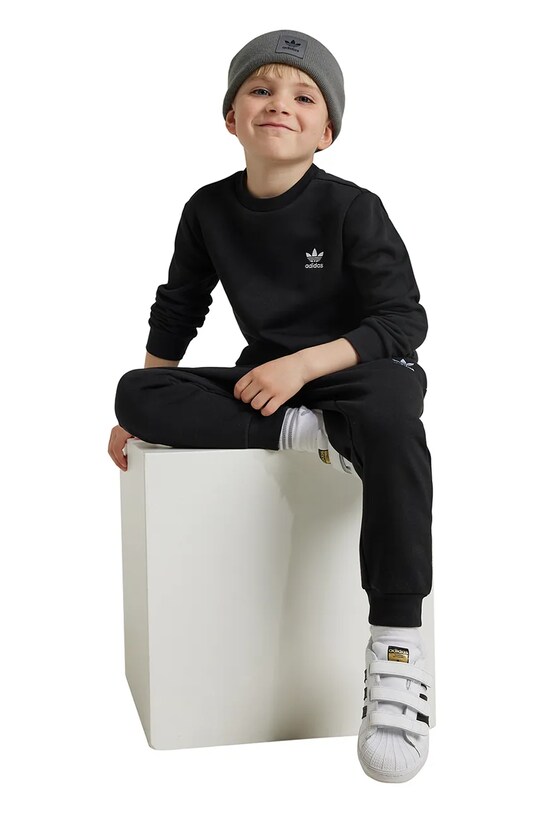 Detská tepláková súprava adidas Originals CREW SET IW1021 čierna