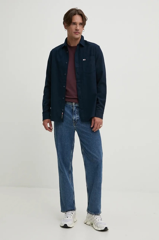 Pamučna košulja Tommy Jeans DM0DM19656 mornarsko plava AW24