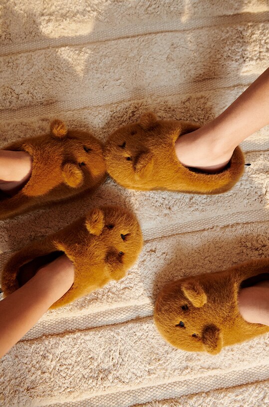 Дитячі тапочки Liewood Aviaja Bear Slippers коричневий LW19587