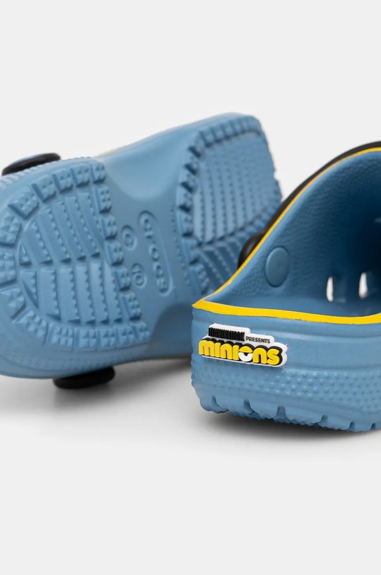 Дитячі шльопанці Crocs DESPICABLE ME CLASSIC CLOG 209496.DESPICABLE.ME.CL блакитний