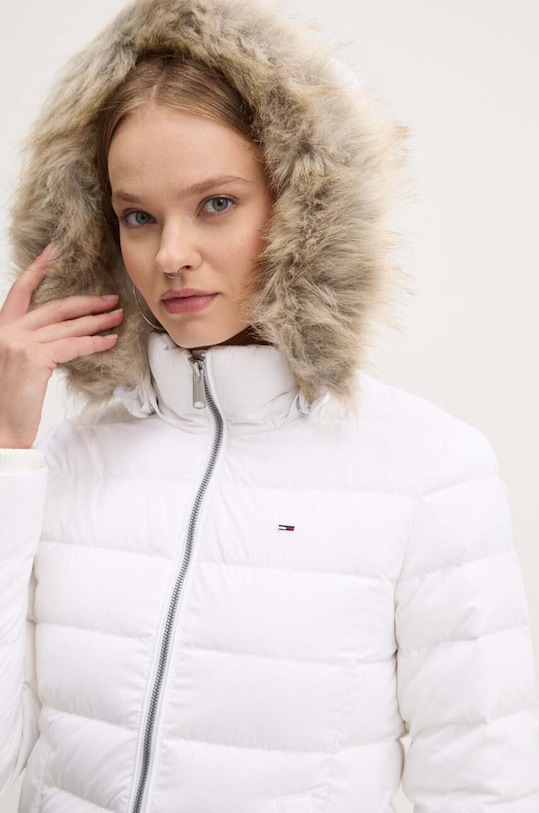 Пухено яке Tommy Jeans бял DW0DW18312