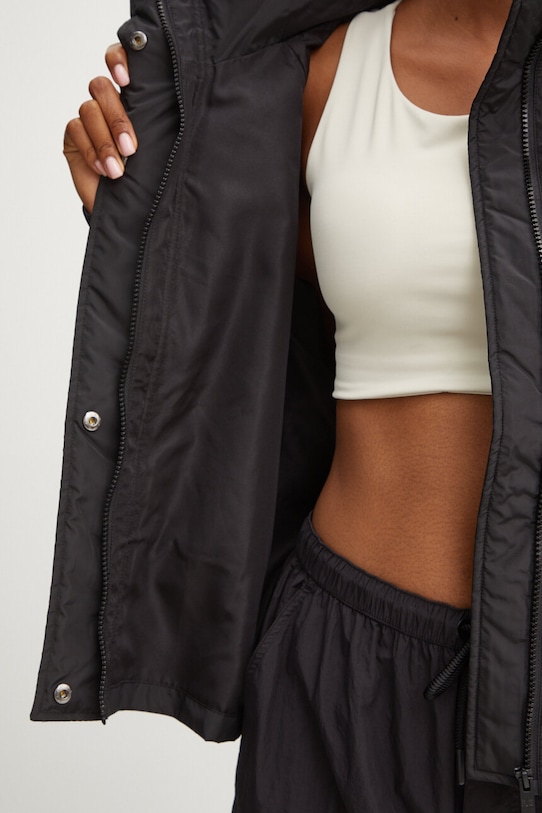 Bunda P.E Nation Shelter 243J334