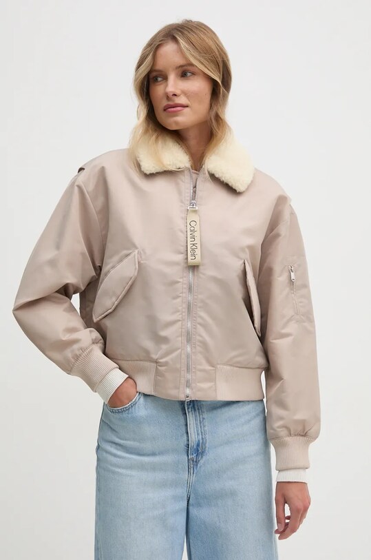 Bunda Calvin Klein Jeans bez kapuce béžová J20J224115