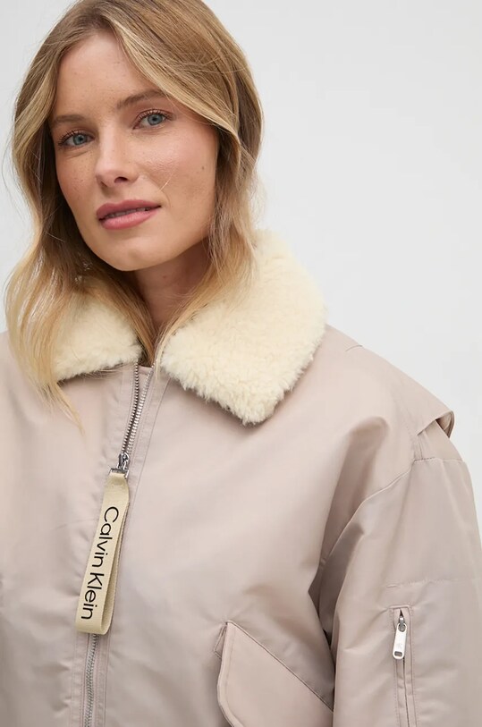 Bunda Calvin Klein Jeans béžová J20J224115