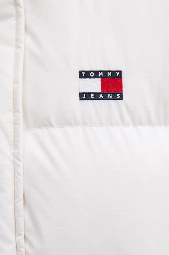 Péřová bunda Tommy Jeans DW0DW18860 bílá