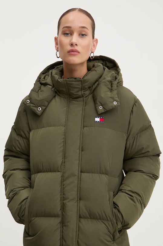 Péřová bunda Tommy Jeans zelená DW0DW18860