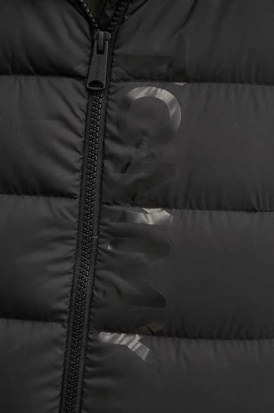 Péřová bunda Tommy Jeans DW0DW20388 černá
