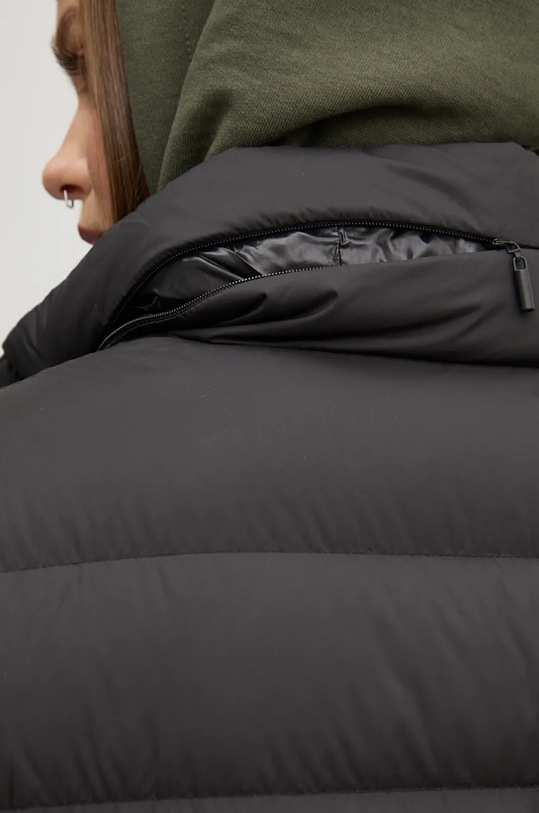 Péřová bunda Tommy Jeans DW0DW20388