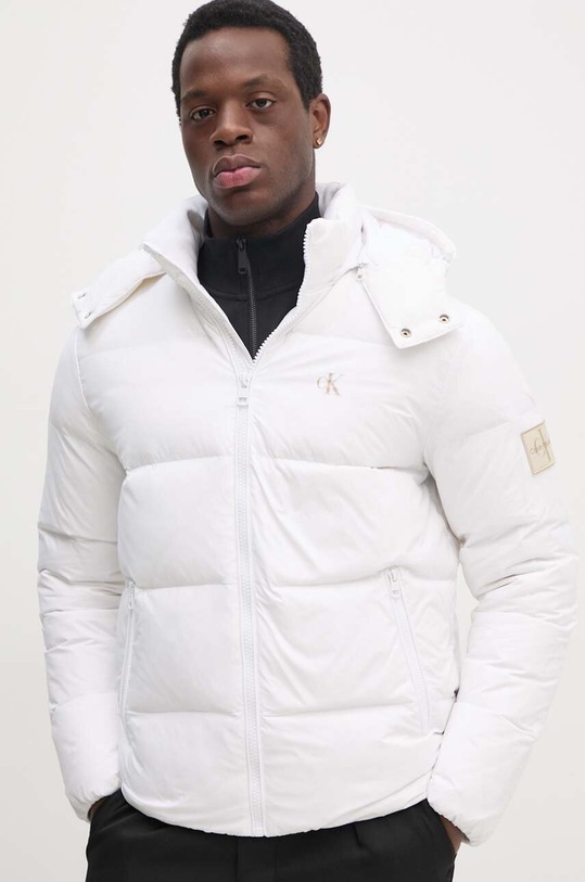 Péřová bunda Calvin Klein Jeans bílá J30J325946