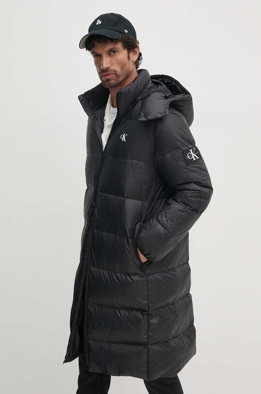 Péřová bunda Calvin Klein Jeans černá J30J326102
