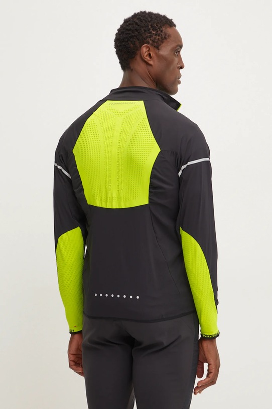 Дрехи Ветровка Compressport Hurricane AJVM307 черен