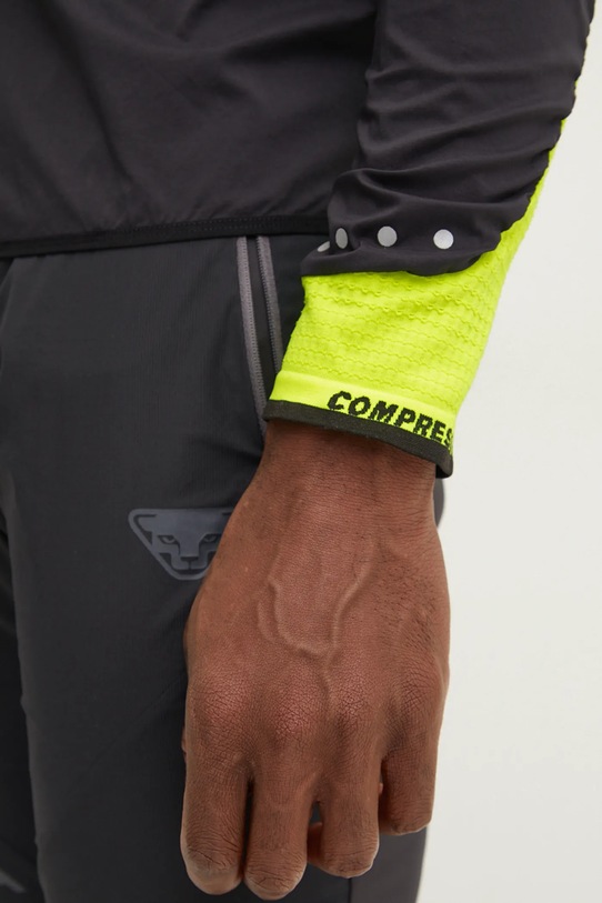 Ветровка Compressport Hurricane AJVM307 черен