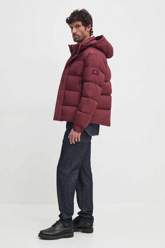 Péřová bunda Tommy Hilfiger s podšívkou burgundské MW0MW36569