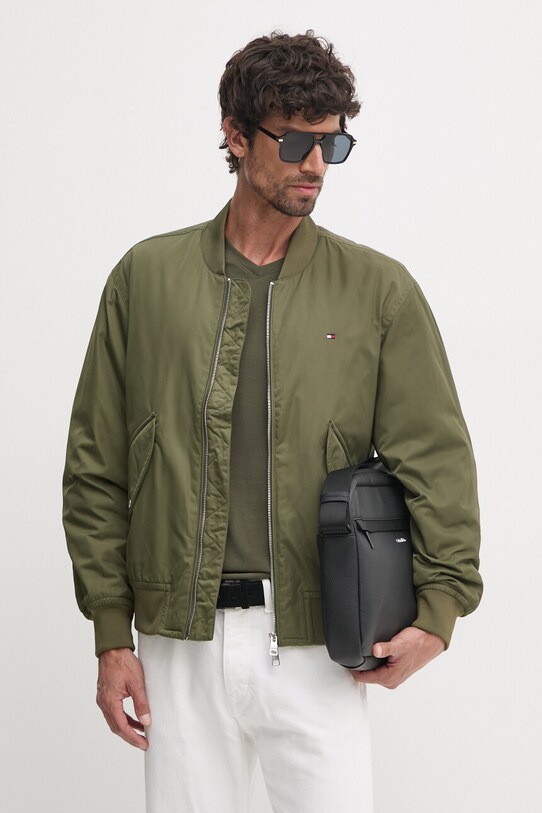 Куртка-бомбер Tommy Hilfiger MW0MW36592 зелений AW24