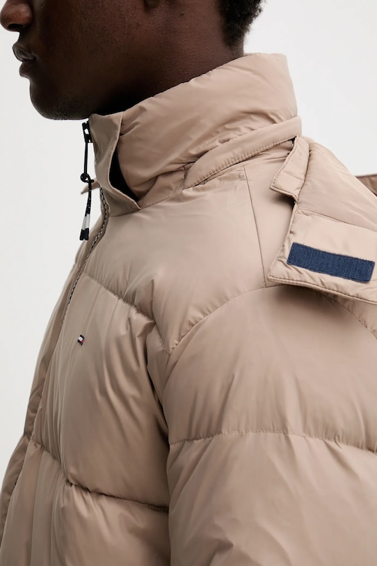 Пухено яке Tommy Jeans DM0DM19786 кафяв