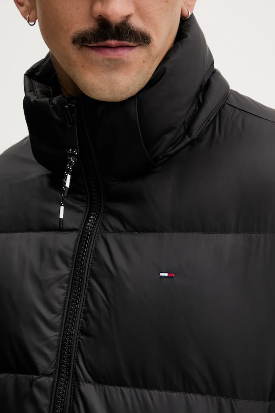 Páperová bunda Tommy Jeans DM0DM19786 čierna