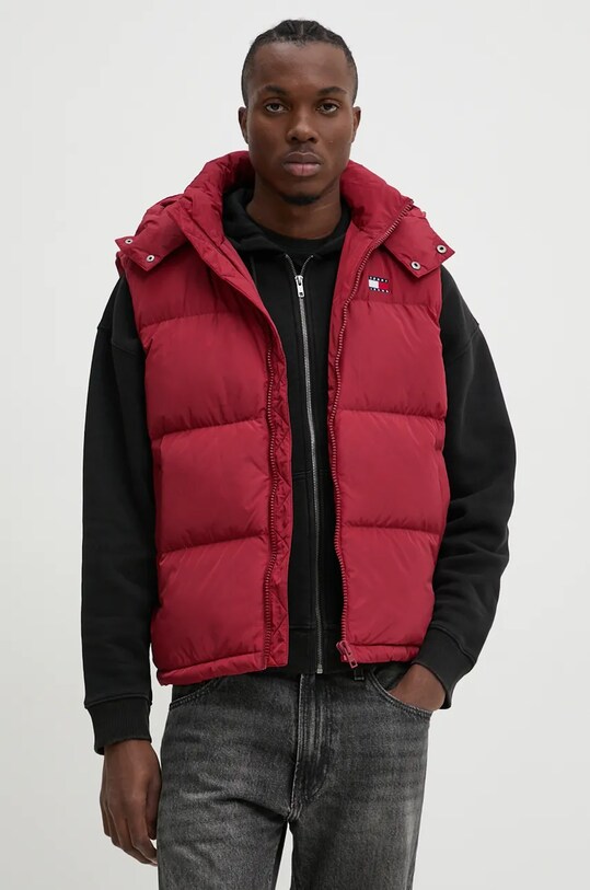 Páperová vesta Tommy Jeans zateplené burgundské DM0DM19538