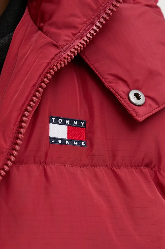 Páperová vesta Tommy Jeans DM0DM19538 burgundské