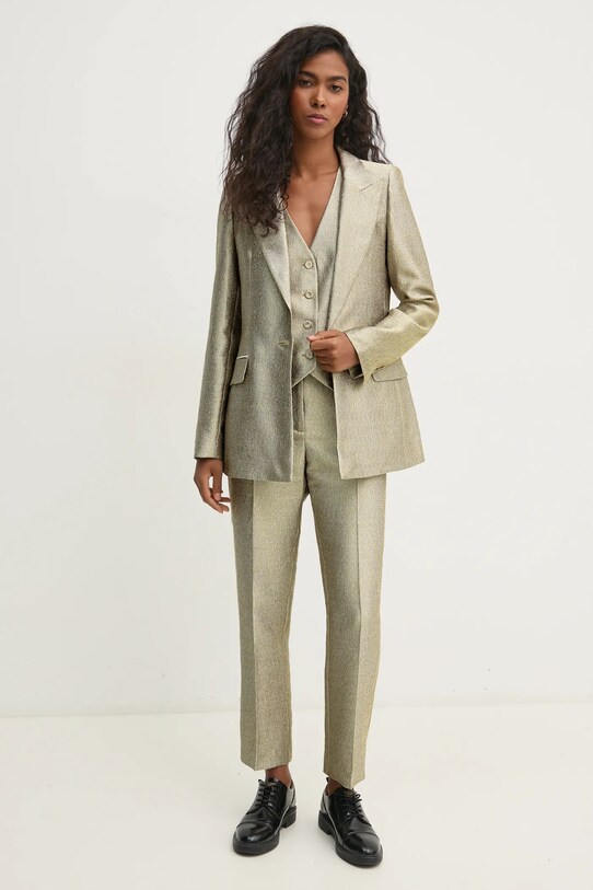 Pedro del Hierro sacou 6758293 aur AW24