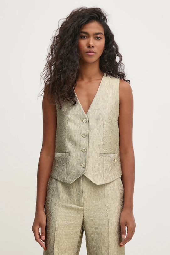 Pedro del Hierro vestă cu captuseala aur 7318944