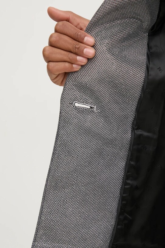 Pedro del Hierro sacou 6758298 argintiu