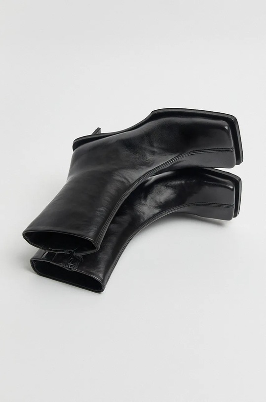 Usnjeni gležnarji Miista Brenda črna MI.3429